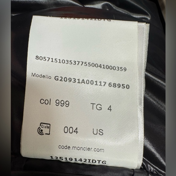 Moncler Laiche hooded down jacket - Picture 2 of 15